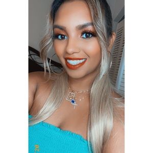 Meet your Posher, Vanessa